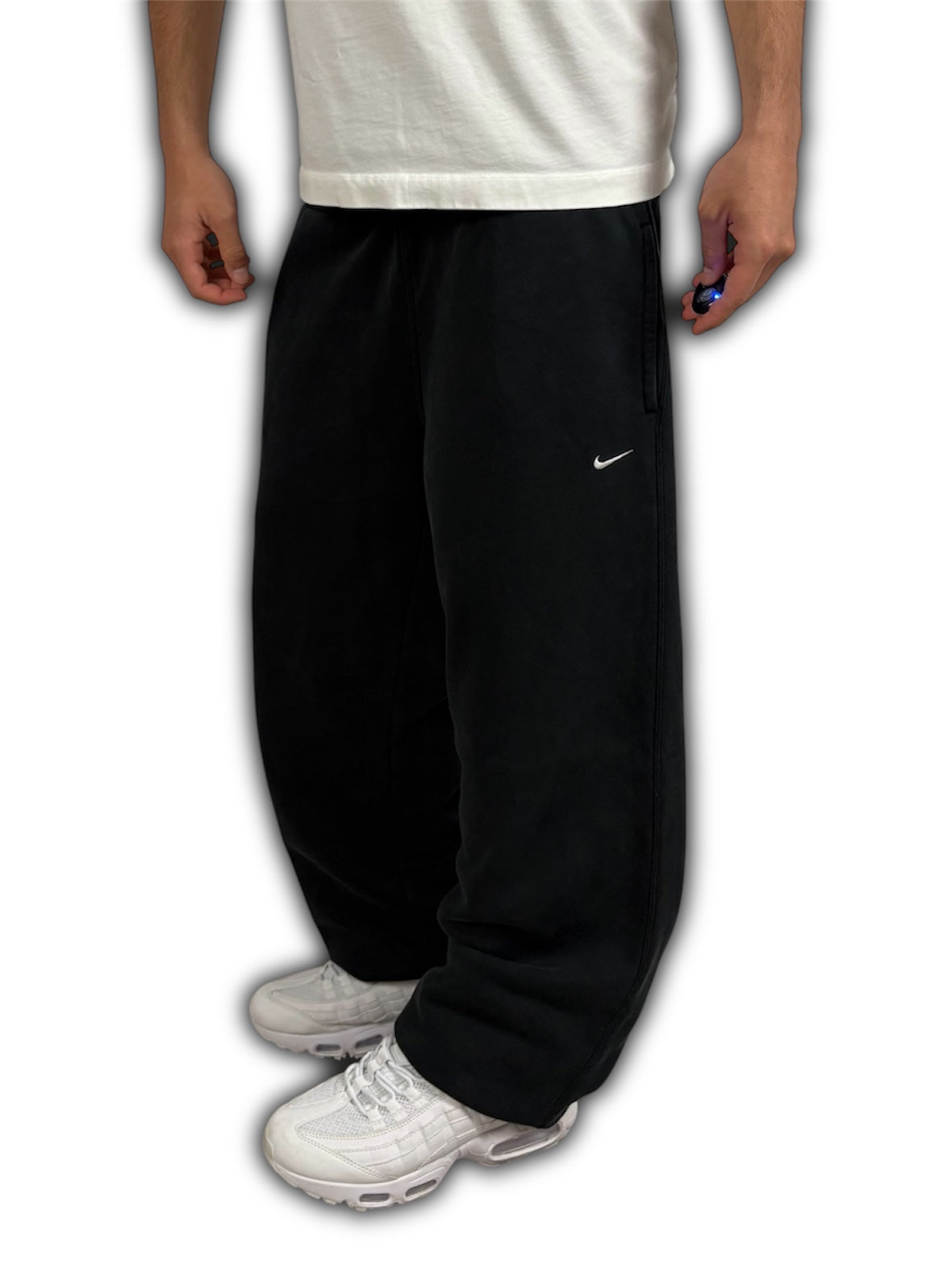 Nike 00’s vintage open leg Black / White baggy jogger